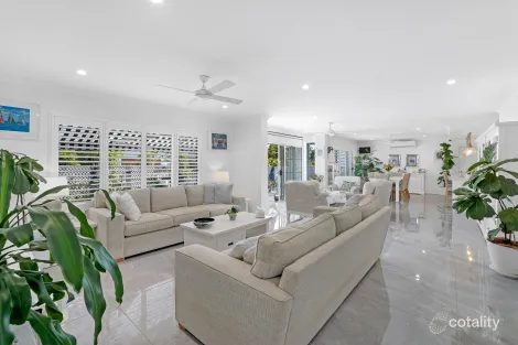 Property photo of 34 Grant Avenue Hope Island QLD 4212