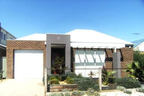 10 Gardenia Way, Caroline Springs, VIC 3023