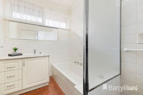 Property photo of 23 Winmalee Drive Glen Waverley VIC 3150