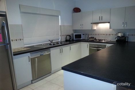 2/213 Findon Rd, Findon, SA 5023