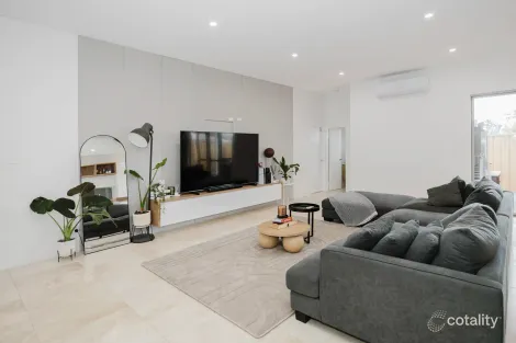 18a Jaeger Sq, Ballajura, WA 6066