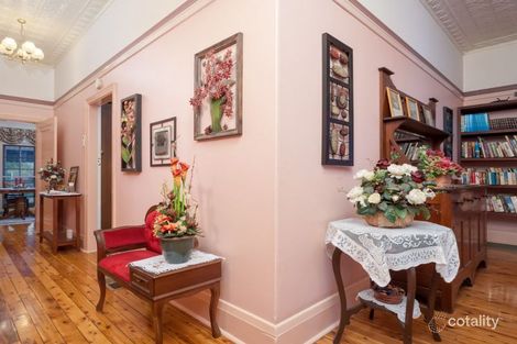 Property photo of 10 Peter Street Wagga Wagga NSW 2650