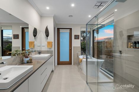 Property photo of 38 Ripplebrook Boulevard Narre Warren North VIC 3804