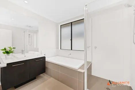 Property photo of 31 Mallorca Drive Wollert VIC 3750