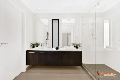 Property photo of 31 Mallorca Drive Wollert VIC 3750