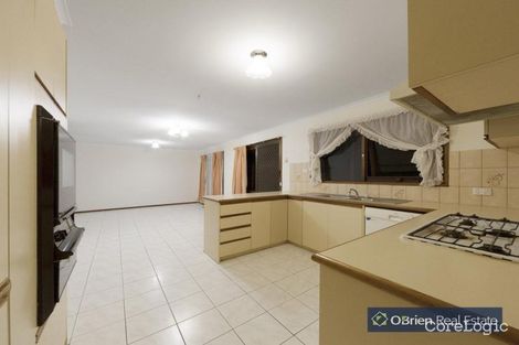 Property photo of 17 Granton Avenue Endeavour Hills VIC 3802