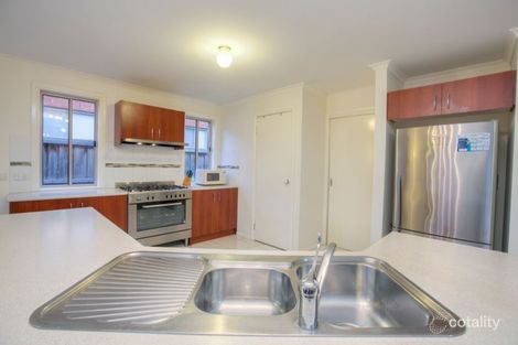 Property photo of 40 Yorkshire Drive Cranbourne North VIC 3977