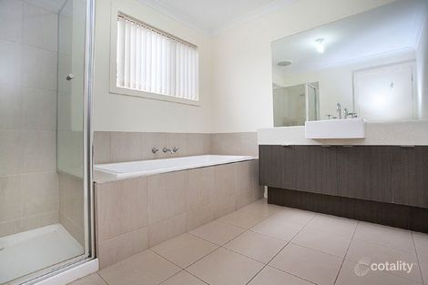 Property photo of 27 Old Course Crescent Deer Park VIC 3023
