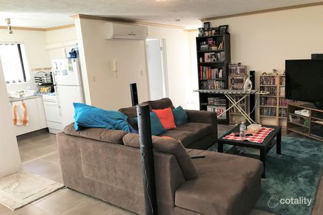 Property photo of 2/25 Ahern Street Labrador QLD 4215