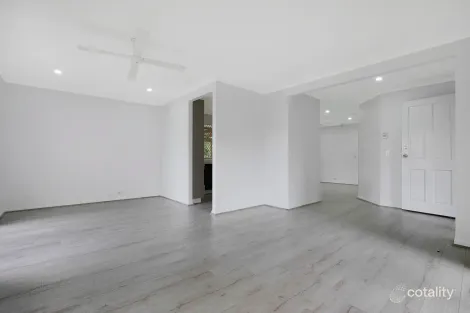 Property photo of 1 Desert Willow Way Fitzgibbon QLD 4018