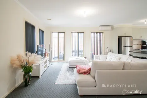 Property photo of 2/26-28 Lancaster Avenue Narre Warren VIC 3805