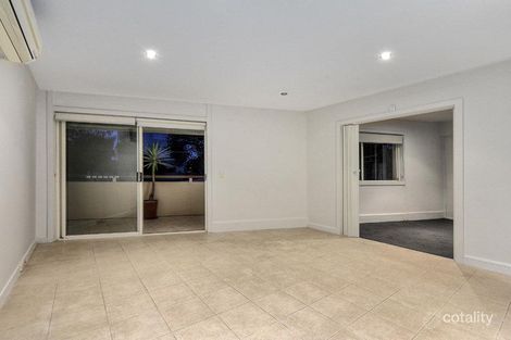 Property photo of 4/73 Oxlade Drive New Farm QLD 4005