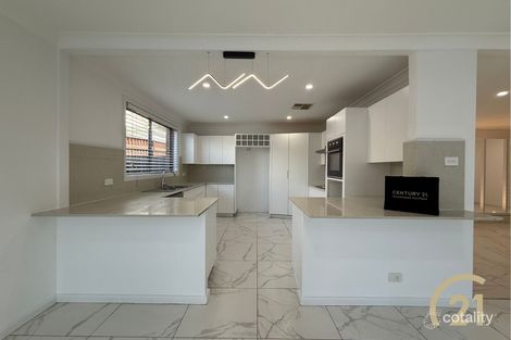 Property photo of 7 Evers Close Edensor Park NSW 2176