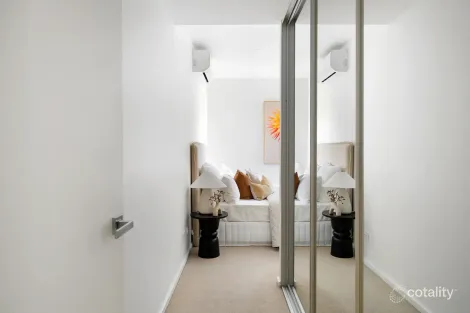 Property photo of 2/68 Barkers Road Hawthorn VIC 3122