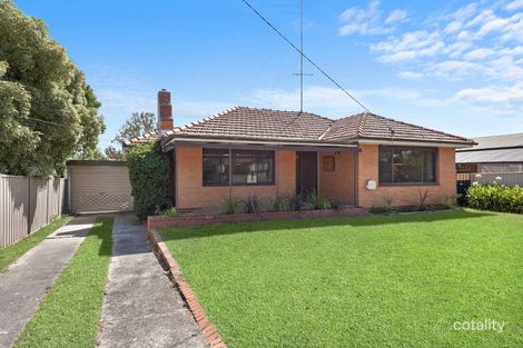 Property photo of 24 Ivanhoe Street Wendouree VIC 3355