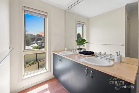 Property photo of 4 Meteor Rise Kealba VIC 3021