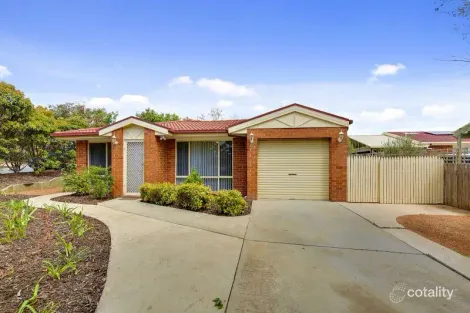 Property photo of 4 Isis Close Amaroo ACT 2914