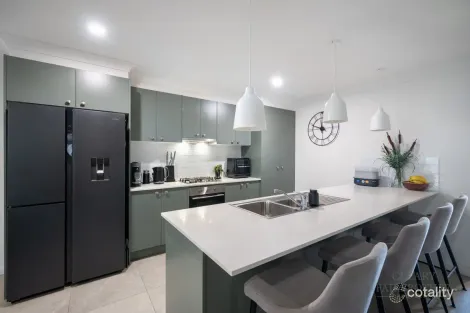 Property photo of 16 Dovey Drive Kelso NSW 2795