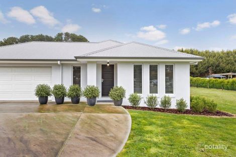15 Groves St, Trentham, VIC 3458
