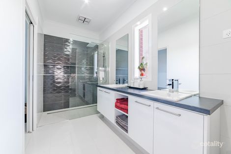 Property photo of 5 McEniry Way Strathfieldsaye VIC 3551