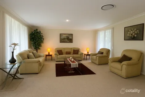 Property photo of 9 Lockhart Place Helensvale QLD 4212