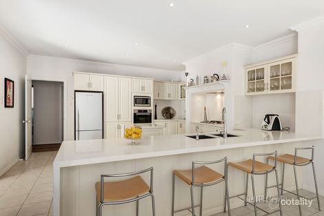 Property photo of 2 Coromandel Court Bulleen VIC 3105