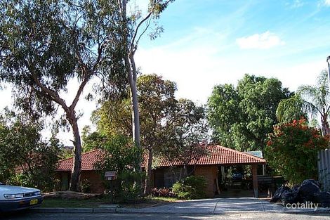 25 Moore Gdns, Kardinya, WA 6163