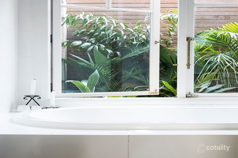 Property photo of 18 King Street Ivanhoe East VIC 3079