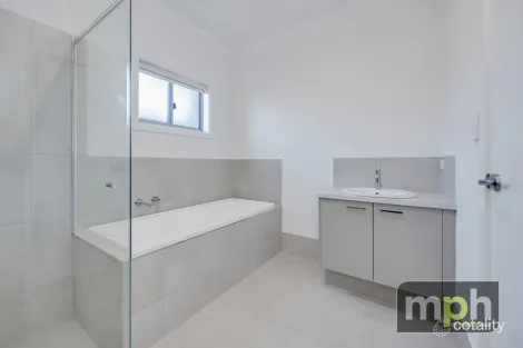 Property photo of 18 Linthorp Street Mount Barker SA 5251