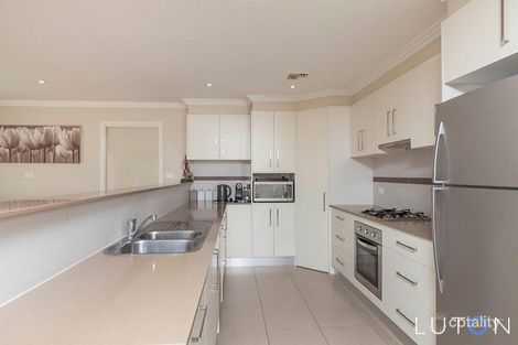 Property photo of 2 Renfree Street Casey ACT 2913