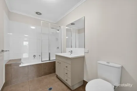 Property photo of 8 Fairlie Court Kallangur QLD 4503