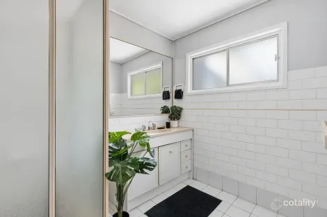 Property photo of 59 Morialta Street Mansfield QLD 4122