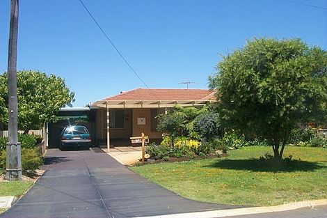 8 Beverley Rd, Cloverdale, WA 6105