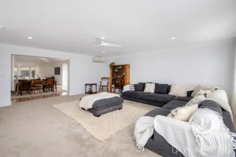 Property photo of 7 Colombard Lane The Vines WA 6069