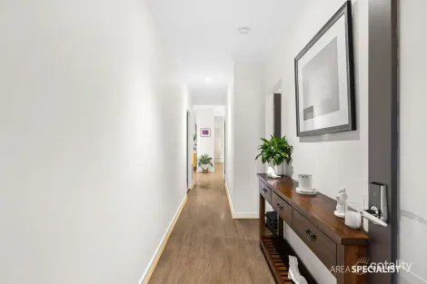 Property photo of 3 Canopy Way Werribee VIC 3030