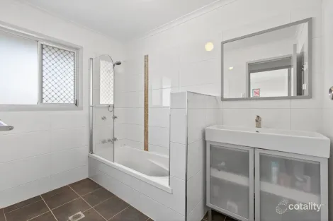Property photo of 8 Castle Court Kallangur QLD 4503