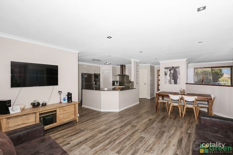 Property photo of 1 Chestnut Rise Halls Head WA 6210