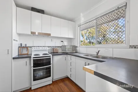 Property photo of 8 Castle Court Kallangur QLD 4503