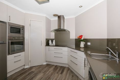 Property photo of 1 Chestnut Rise Halls Head WA 6210
