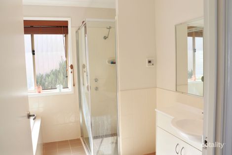 Property photo of 39 Discovery Drive Yass NSW 2582