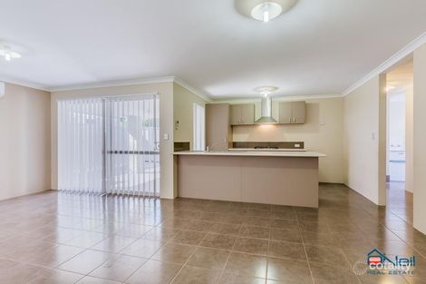 6/13 Durling Pl, Kelmscott, WA 6111