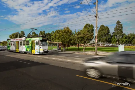 Property photo of 9 Cavalry Circuit Maribyrnong VIC 3032