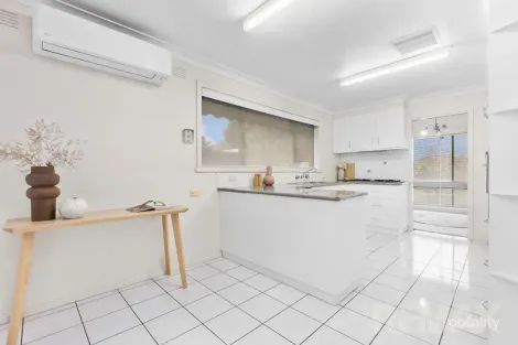 Property photo of 26 Nicholi Crescent Lake Albert NSW 2650