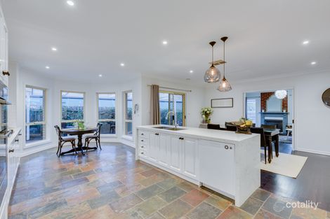 Property photo of 2 Clifton Court Taylors Lakes VIC 3038