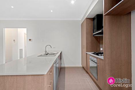 Property photo of 27 Barmah Drive South Morang VIC 3752