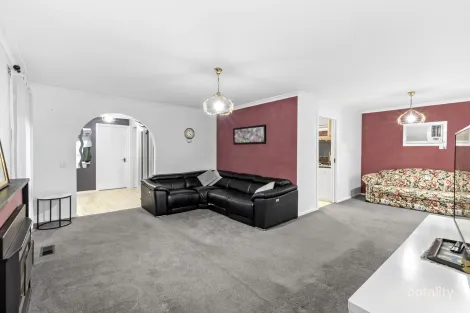 Property photo of 97 Sydney Parkinson Avenue Endeavour Hills VIC 3802