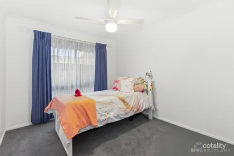 Property photo of 97 Sydney Parkinson Avenue Endeavour Hills VIC 3802