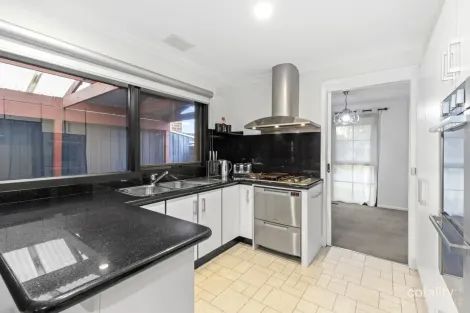 Property photo of 97 Sydney Parkinson Avenue Endeavour Hills VIC 3802