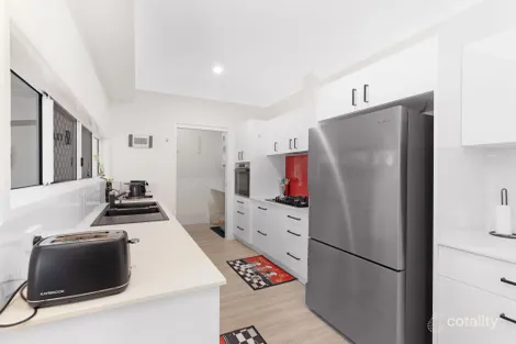 Property photo of 4/71 Elizabeth Street Urangan QLD 4655