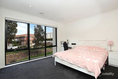 Property photo of 35 Manchester Crescent Bundoora VIC 3083